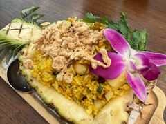 -Chom Cafe and Restaurant