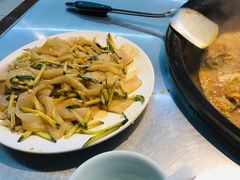 -屯老二农家铁锅炖·行业领军者(梅江店)
