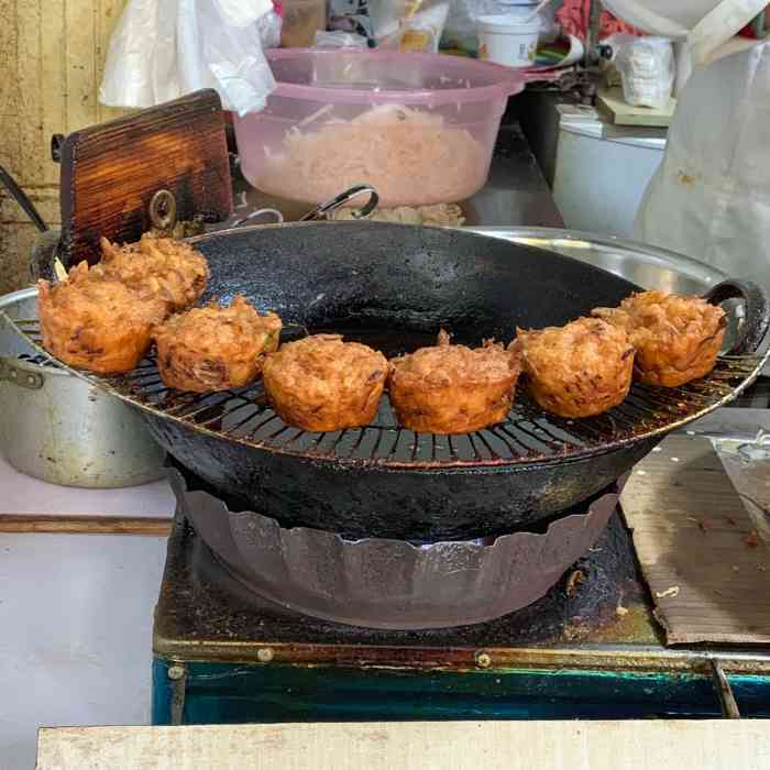 阿婆油墩子-"陪女友来拍照,看到油墩子就过来吃了,阿婆.