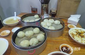 Pork Steamed Bun with Fresh Meat