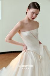点击看大图 -GODDESS WHITE婚纱礼服(鹏城动力大厦店)