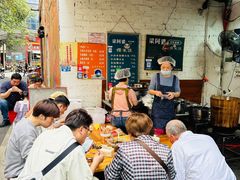-梁阿婆廿年老牌扣肉糯米饭