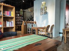 -房角石咖啡与书(吉大南校店)