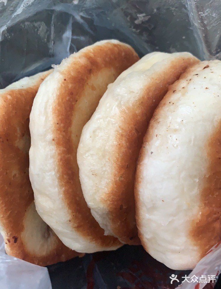这条老街都是卖糕团和一些苏州传统小吃的