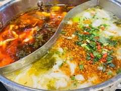 酸菜黑鱼鸳鸯小锅-德林酸菜鱼火锅(南丹店)