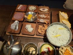-银米·云南传统过桥米线(双廊黑金冠店)