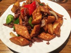 馕炒肉-阿里家·新疆烤肉酒場 by MIG