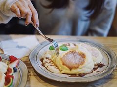 榛果巧克力奶油芝士舒芙蕾松饼-UPPER KITCHEN(延安路店)