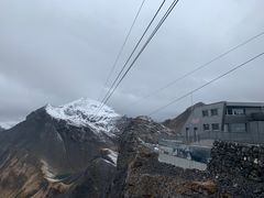 -希尔特峰