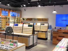 -LOOK眼镜·蔡司依视路配镜(宝山万达店)