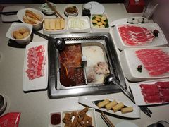 -海底捞火锅鲜切牛肉主题店(长寿路店)