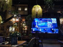 -临界音乐酒馆·小龙虾·江湖菜(华熙LIVE·鱼洞店)