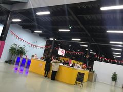 -嘿哟动霸CHUA·新潮玩运动娱乐中心·蹦床滑冰团建乐园