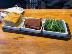 烙饼卷带鱼-壹零捌道·北京烤鸭(车公庄店)