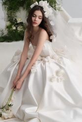 点击看大图 -Renee芮亦婚纱