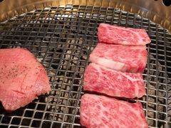 -铭牛烧肉·和牛海鲜自助(高新月牙湖店)