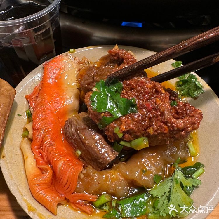 藏在解放碑老巷子里的社区火锅 好吃不贵！！！