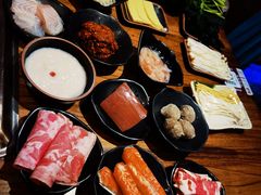 -吴氏老牌坊云南鱼豆花火锅店(通江街店)
