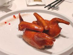 玻璃皮润烧乳鸽皇-北京厨房(SKP店)