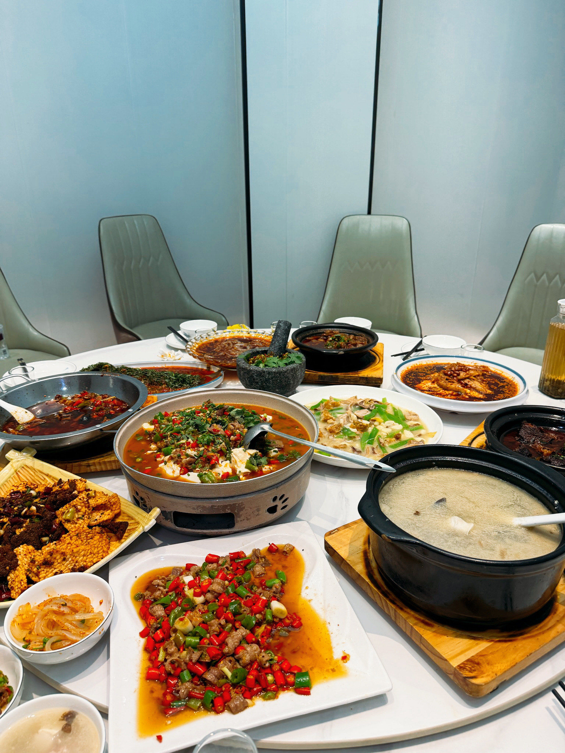 你吃了还想来🥰
🍃洪平血旺椒麻鸡雅鱼饭店