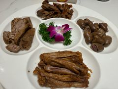 -梅利汴京烤鸭•开封豫菜地标店(东司门店)