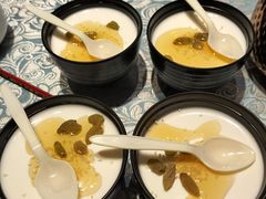 手工自制酸奶-巴扎美食·新疆菜·西域歌舞表演餐厅(新疆大厦店)