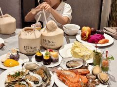 -广州万富希尔顿酒店·感趣自助餐厅·金秋蟹宴生蚝海鲜刺身