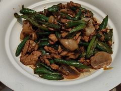 -阿瓦山寨·湘菜现炒·剁椒鱼头王(咸阳总店)