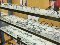 -优医视平价眼镜蔡司依视路折扣工厂店(十里堡店)