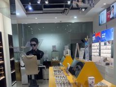 -诺柯视眼镜-蔡司依视路官方工厂店(淞南一店)
