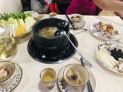 -墨脱石锅椰子鸡•香草鸭•东山羊(大东海店)
