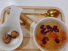 蔓越莓桃胶银耳-炖物24章·顺时轻养茶(杭州大厦店)