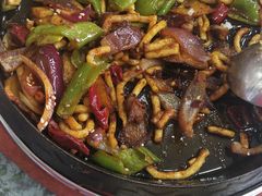 -青海特色美食小炒炕锅牦牛肉火锅