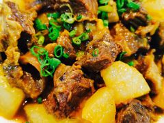 牛腩炖萝卜-龙坛美食店