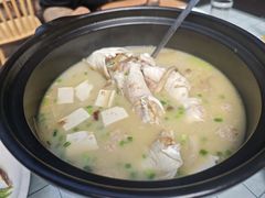 -土砂锅生态山庄·非遗砂锅雅鱼
