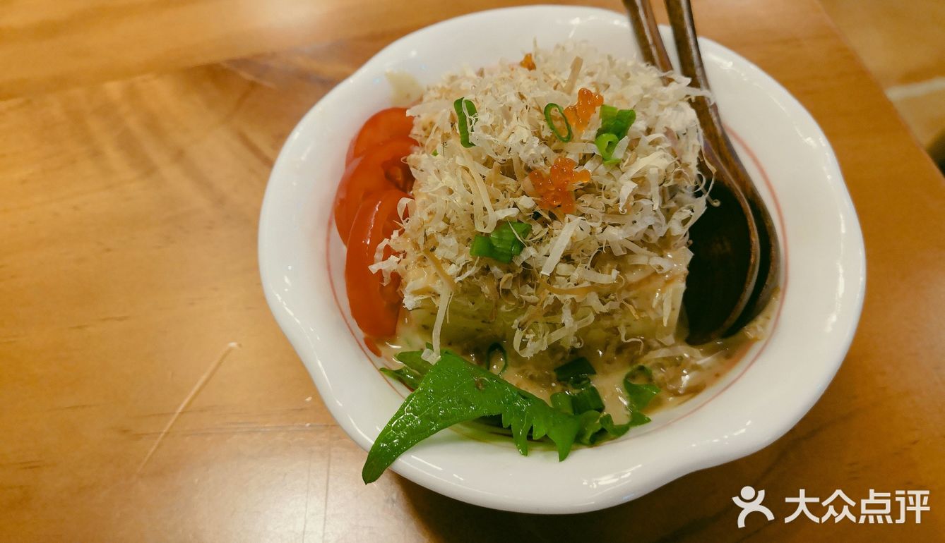清竹日式料理位于郑东商业中心C区1号楼104