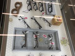 -明月眼镜(三坝店)