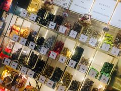 零售区-VENCHI 闻绮(上海佛罗伦萨小镇店)