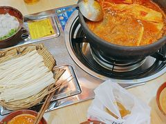 -钱摊摊安顺夺夺粉火锅(宏大广场店)