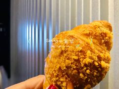 咸蛋黄流心可颂-肯德基(蓝桥店)