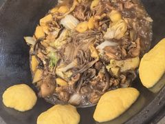 -粘豆包柴火铁锅炖