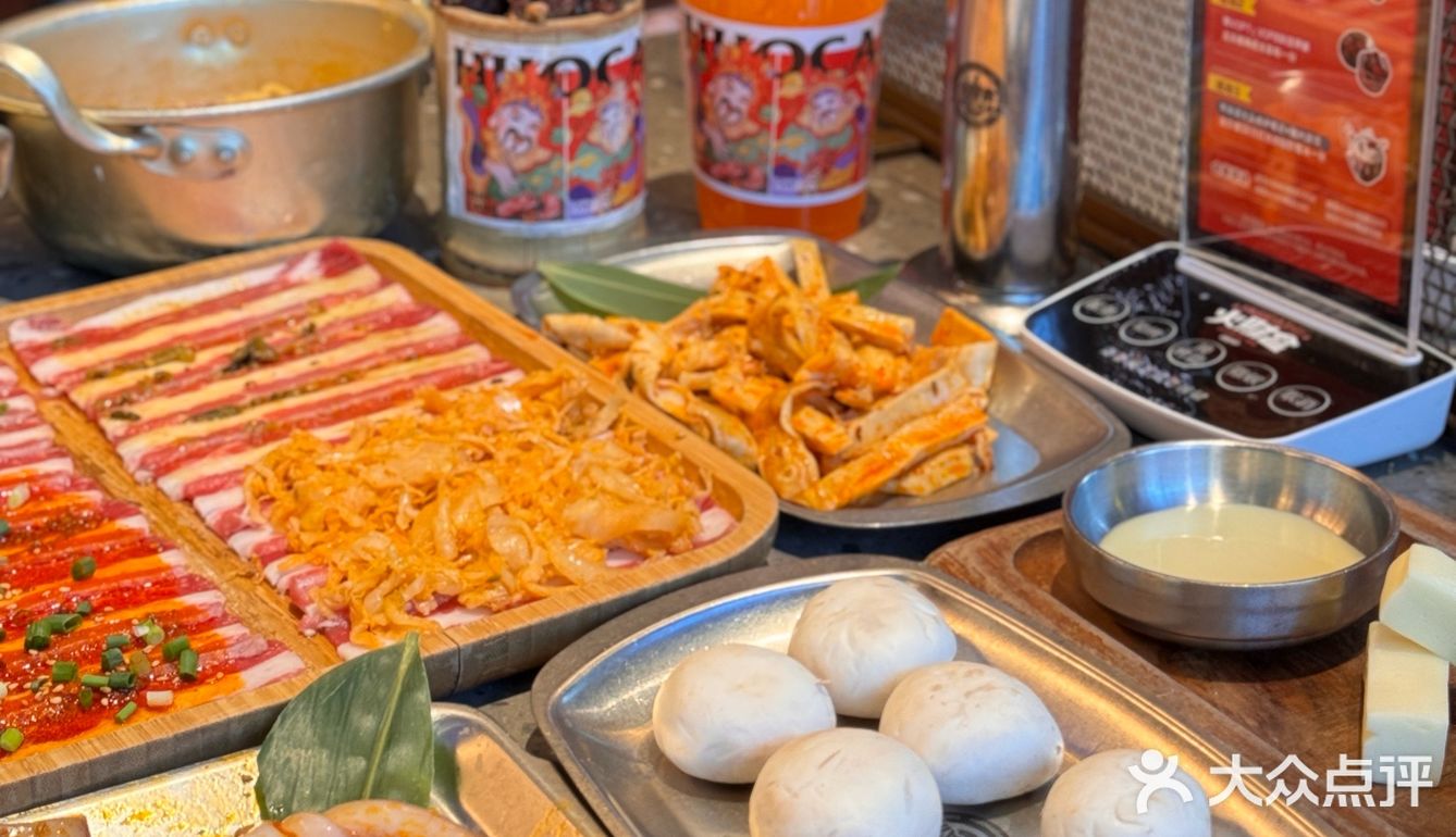 🔥 这家烤肉周五中午咋也这么多人