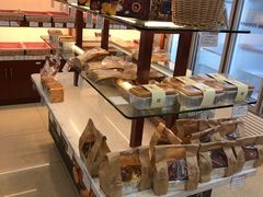 -红宝石·鲜奶小方·海派西点房(莘庄龙之梦店)