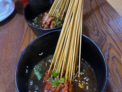 -虾弄弄海派小龙虾·牛羊蝎子火锅