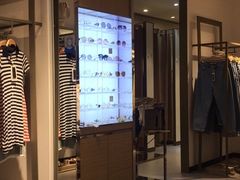 -URBAN REVIVO(北京斯普瑞斯奥特莱斯店)