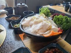 -湊湊火锅·茶憩(南京东路悦荟店)