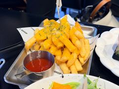-W COLLECTIVE  DESSERT SHOP