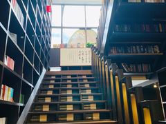 -钟书阁(松江泰晤士小镇店)