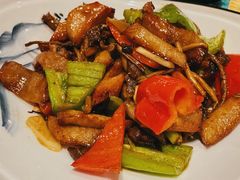 茶树菇炒猪劲肉-金象湾泰国餐厅(华林路店)