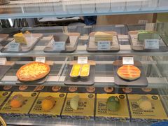 面包甜点陈列柜-猫王榴莲世家(三里屯SOHO商场店)